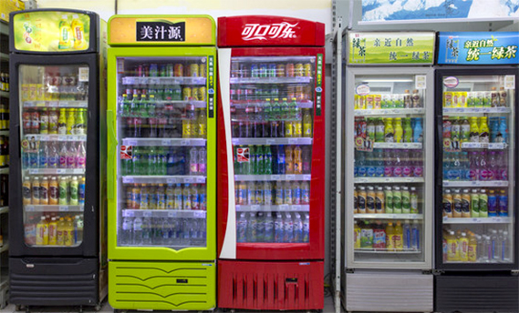 Refrigerated display solution for displaying beverage drinks and beer